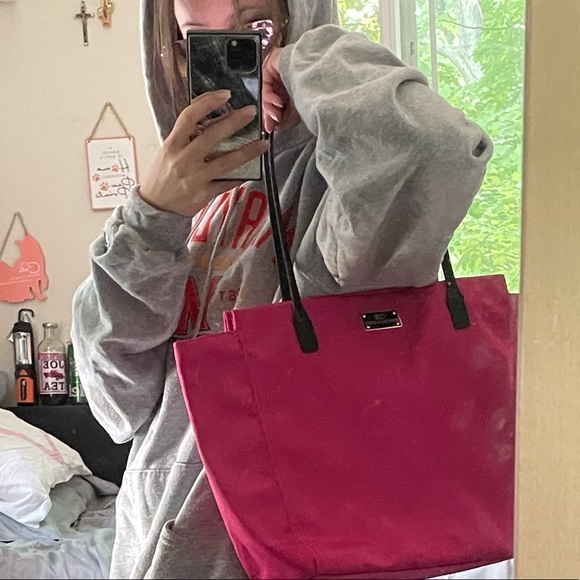 Princess Cruises hot-pink handbag - Picture 11 of 12